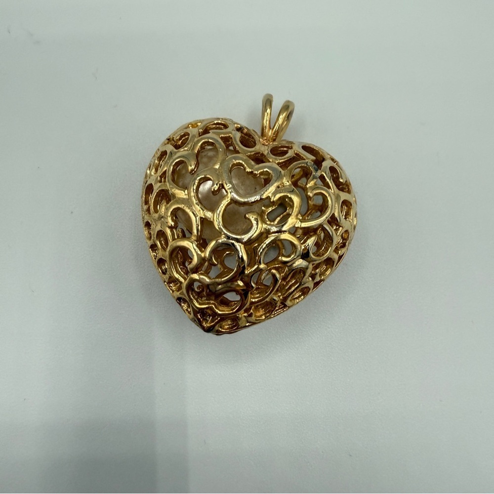Elegant Puffy Gold Tone filigree Heart Pendant